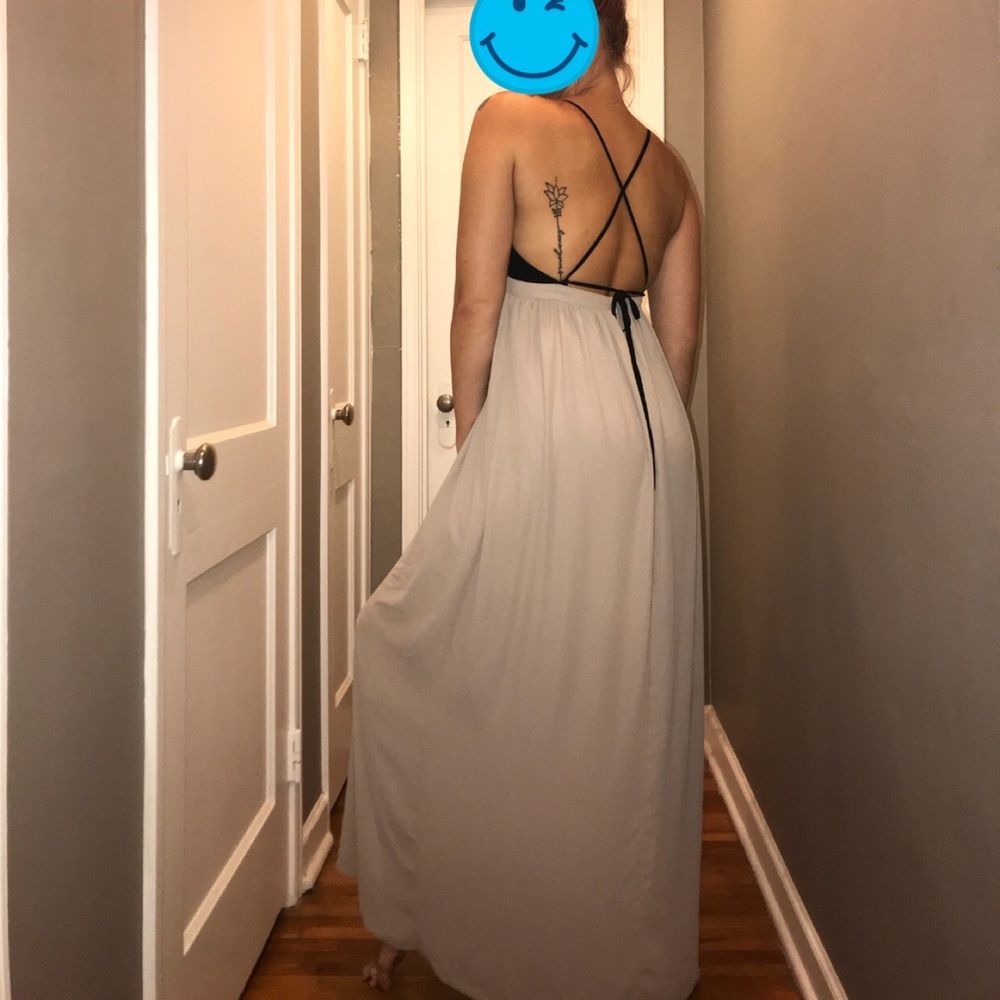 Gorgeous Maxi Dress! - Picture 2 of 3